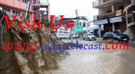 भारत के कई हिस्सों में मॉनसून का कहर जारी:  मुंबई और हिमाचल प्रदेश में गंभीर स्थिति