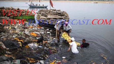 कानपुर नगर निगम ने गंगा सफाई और शहर की स्वच्छता व्यवस्था को मजबूत करने के लिए  विशाल महासफाई अभियान शुरू: नगर निगम ने व्यापक स्तर पर मुस्तैदी दिखाते हुए सैकड़ों सफाईकर्मियों को किया  तैनात